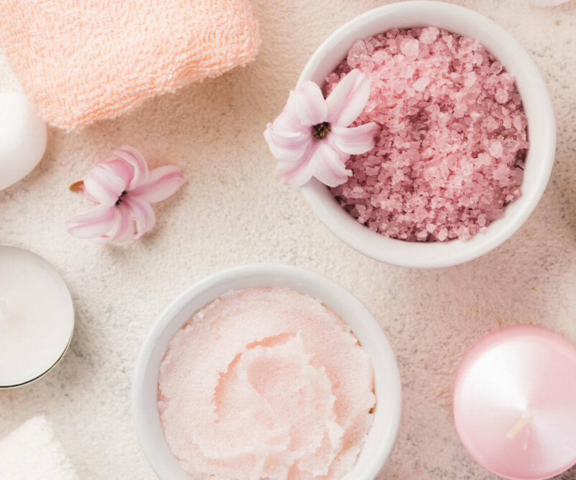 top-view-skincare-spa-salt-with-towels