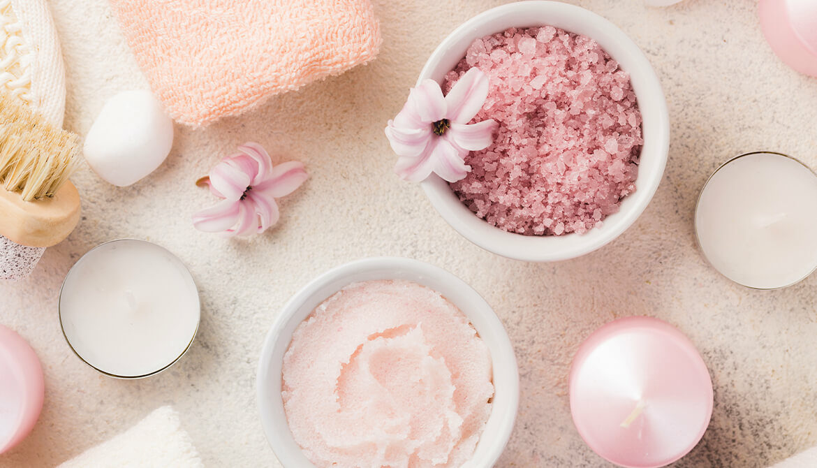 top-view-skincare-spa-salt-with-towels